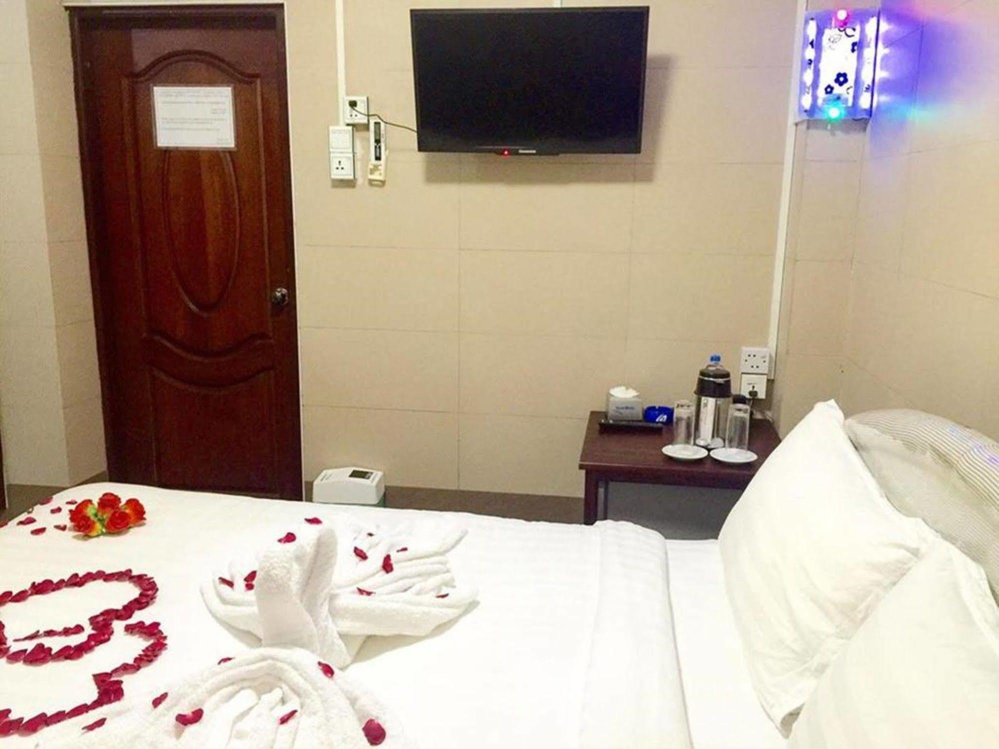 Pandora Motel Yangon Eksteriør bilde